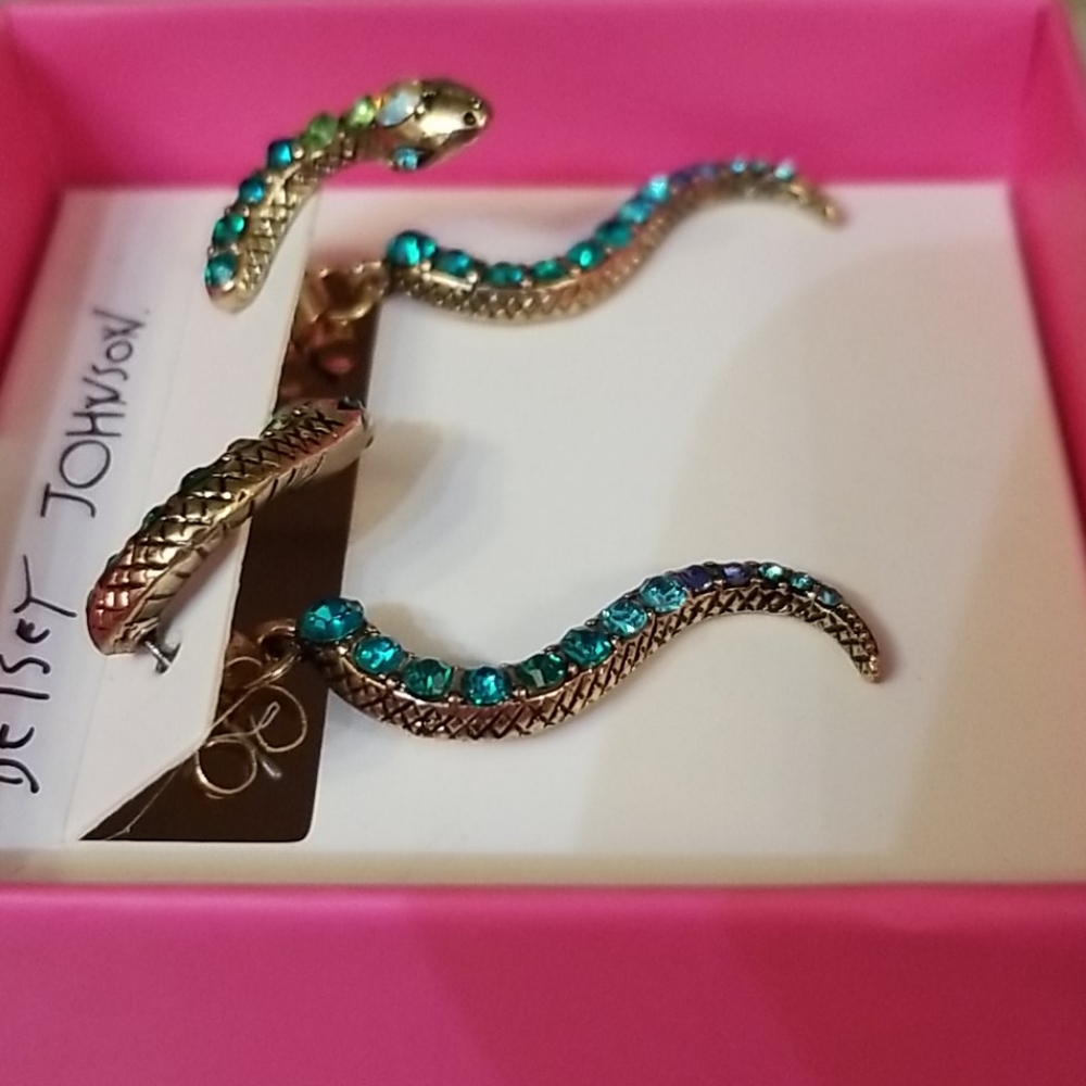 Betsey Johnson snake earrings - Picture 6 of 6